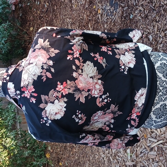 Love Tree Womens Floral jacket - Picture 3 of 8